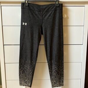 ⚽️ UNDER ARMOUR WOMENS XS BLACK/CHARCOAL GRAY HEAT GEAR CROPPED LEGGINGS